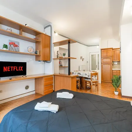 Apartment Front - And Station 2' - Wifi *