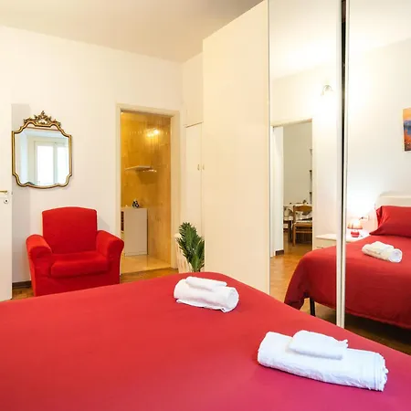 Front - And Station 2' - Wifi Apartment *