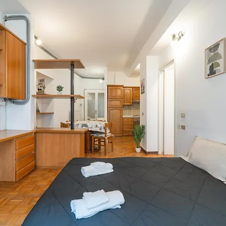 Front - And Station 2' - Wifi Apartment
